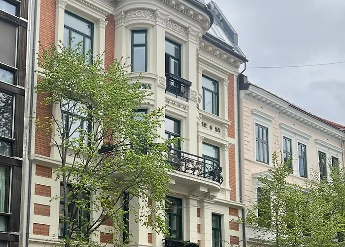 Elegant & Quiet Apartment In Historic House - Prime Location In Oslo West