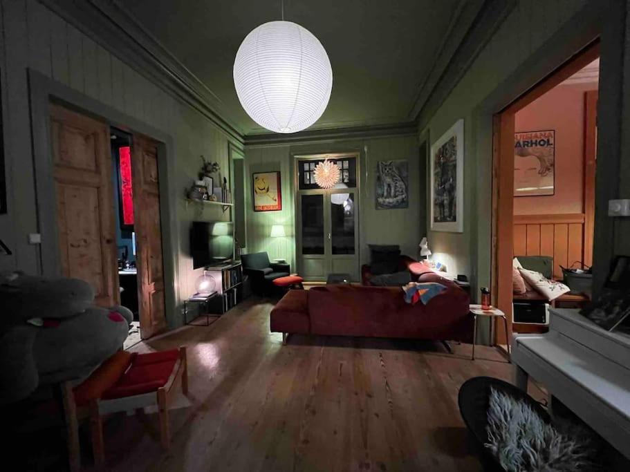 Elegant & Quiet In Historic House - Prime Location In West Apartment *